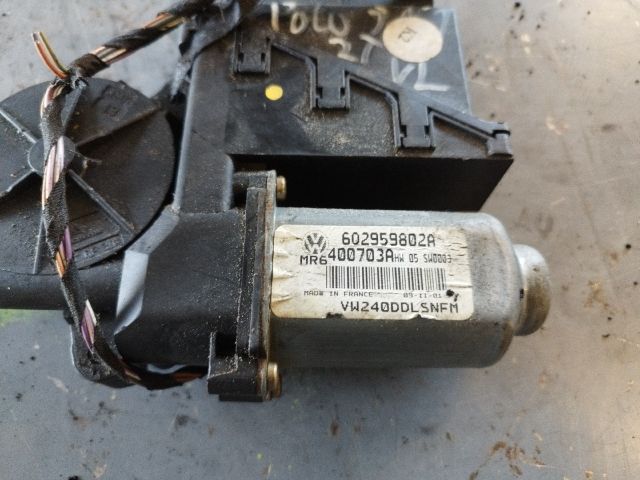 bontott VW POLO IV Jobb első Ablakemelő Motor