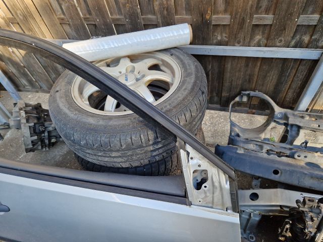 bontott VW POLO IV Jobb első Ajtó (Részeivel)