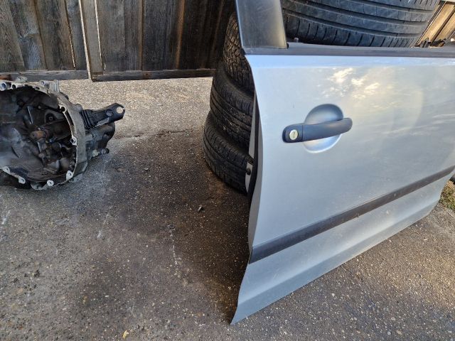 bontott VW POLO IV Jobb első Ajtó (Részeivel)
