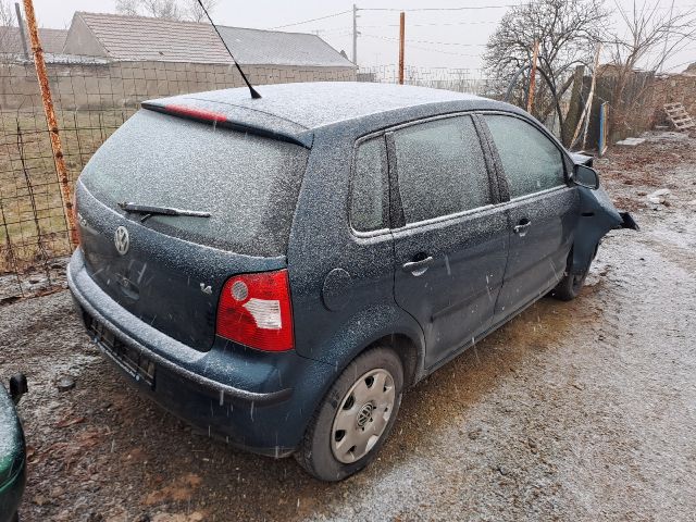 bontott VW POLO IV Jobb első Ajtó (Részeivel)