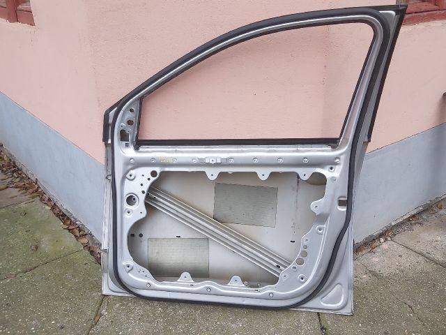 bontott VW POLO IV Jobb első Ajtó (Üres lemez)