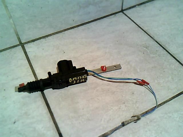 bontott VW POLO IV Jobb első Ajtózár Motor