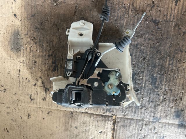 bontott VW POLO IV Jobb első Ajtózár