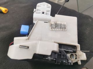 bontott VW POLO IV Jobb első Ajtózár