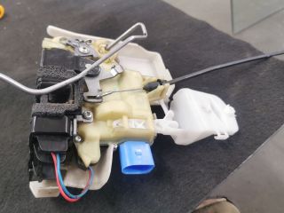 bontott VW POLO IV Jobb első Ajtózár