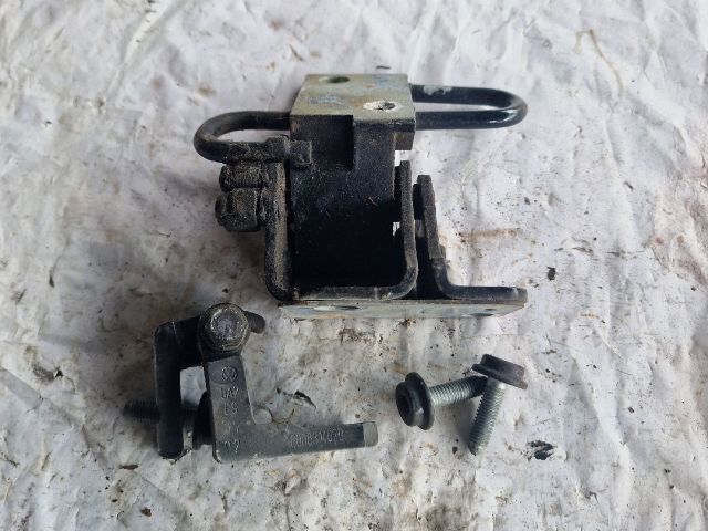 bontott VW POLO IV Jobb első Alsó Zsanér