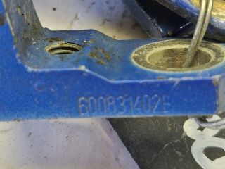 bontott VW POLO IV Jobb első Alsó Zsanér