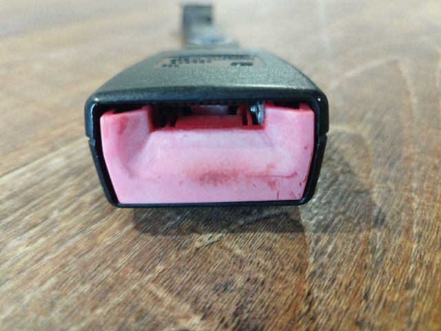 bontott VW POLO IV Jobb első Biztonsági Öv Csat