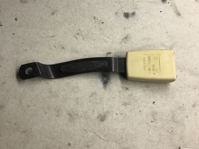 bontott VW POLO IV Jobb első Biztonsági Öv Csat