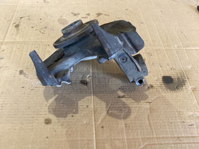 bontott VW POLO IV Jobb első Csonkállvány Kerékaggyal