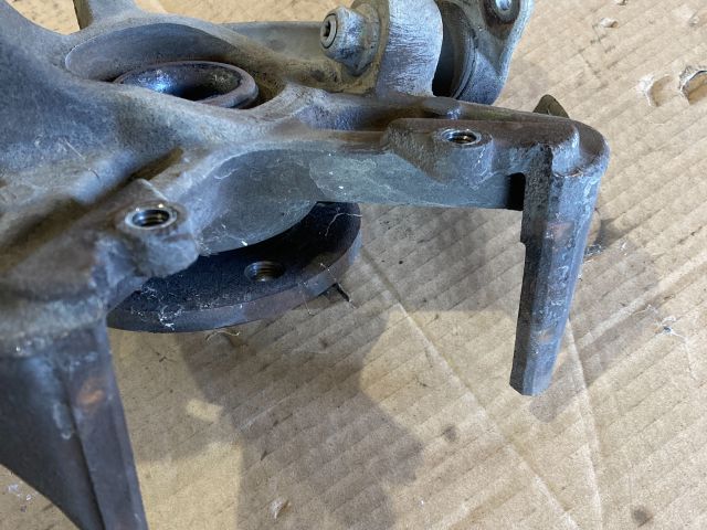 bontott VW POLO IV Jobb első Csonkállvány Kerékaggyal