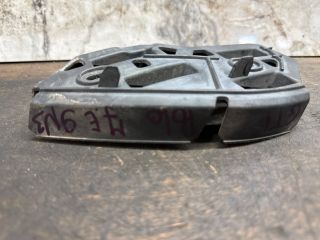 bontott VW POLO IV Jobb első Lökhárító Tartó (Műanyag)