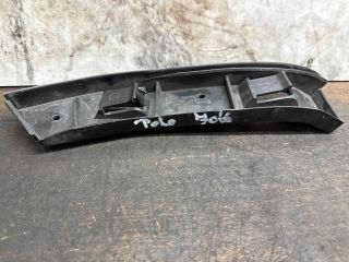 bontott VW POLO IV Jobb első Lökhárító Tartó (Műanyag)