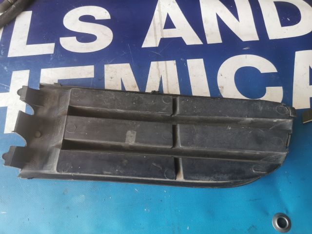 bontott VW POLO IV Jobb első Lökhárító Vakborítás