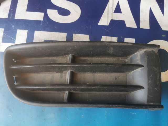 bontott VW POLO IV Jobb első Lökhárító Vakborítás