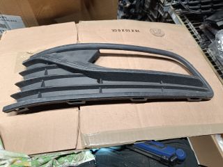 bontott VW POLO IV Jobb első Lökhárító Vakborítás