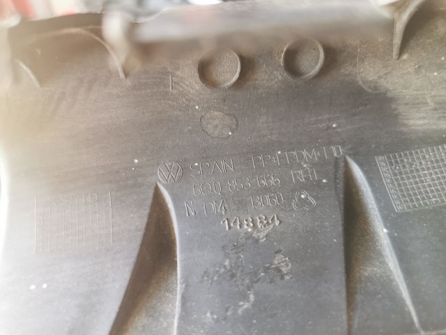 bontott VW POLO IV Jobb első Lökhárító Vakborítás