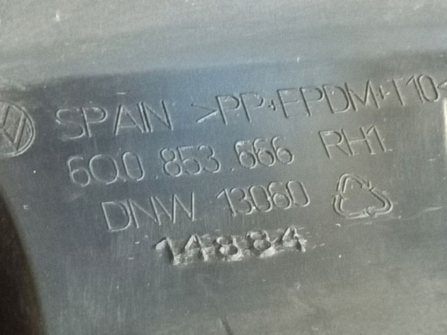 bontott VW POLO IV Jobb első Lökhárító Vakborítás