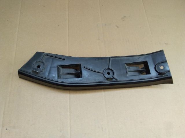 bontott VW POLO IV Jobb első Oldal Lökhárító Tartó (Műanyag)