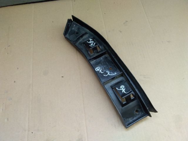 bontott VW POLO IV Jobb első Oldal Lökhárító Tartó (Műanyag)