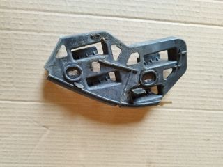 bontott VW POLO IV Jobb első Oldal Lökhárító Tartó (Műanyag)