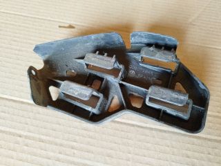 bontott VW POLO IV Jobb első Oldal Lökhárító Tartó (Műanyag)