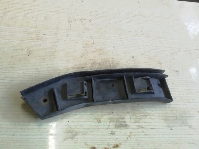 bontott VW POLO IV Jobb első Oldal Lökhárító Tartó (Műanyag)