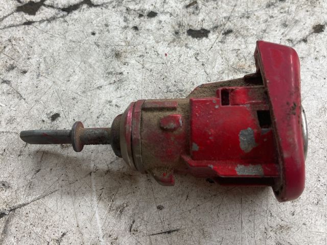 bontott VW POLO IV Jobb első Zárbetét