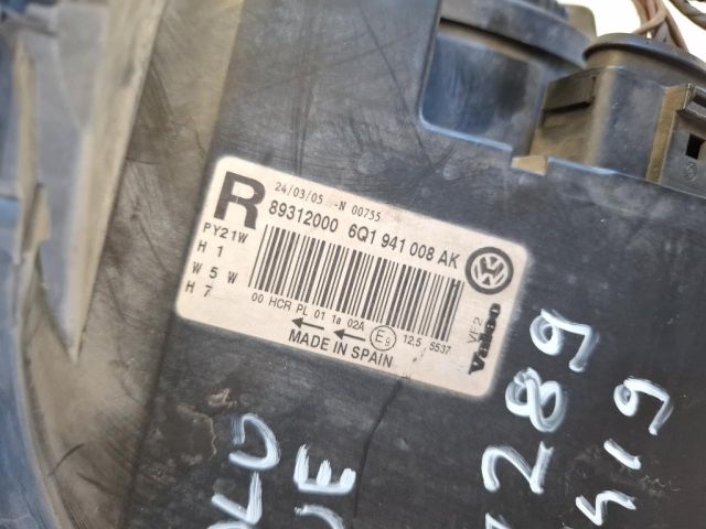 bontott VW POLO IV Jobb Fényszóró