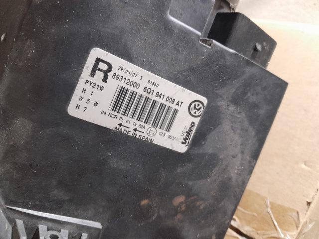 bontott VW POLO IV Jobb Fényszóró