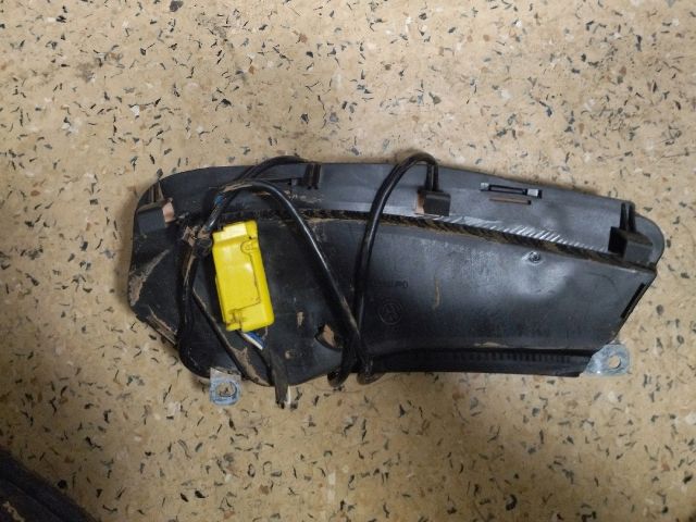 bontott VW POLO IV Jobb Függönylégzsák és Oldallégzsák