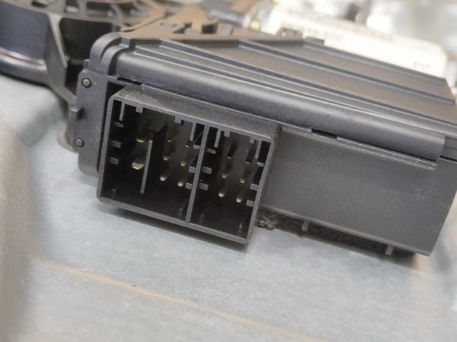 bontott VW POLO IV Jobb hátsó Ablakemelő Szerkezet (Elektromos)