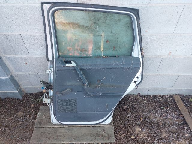 bontott VW POLO IV Jobb hátsó Ajtó (Részeivel)