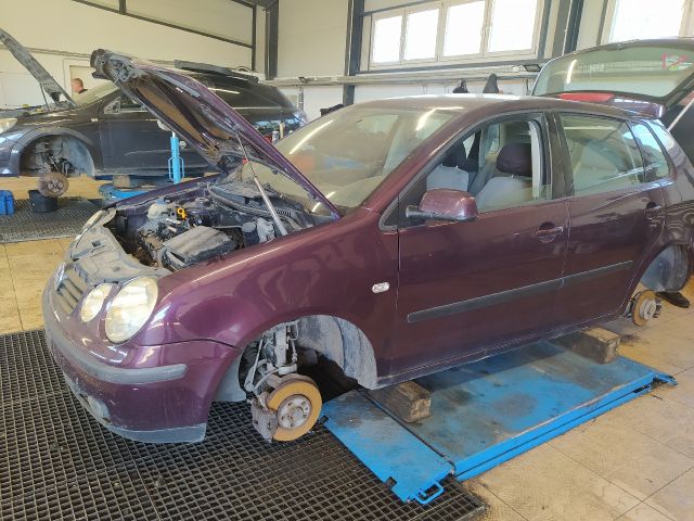 bontott VW POLO IV Jobb hátsó Alsó Zsanér