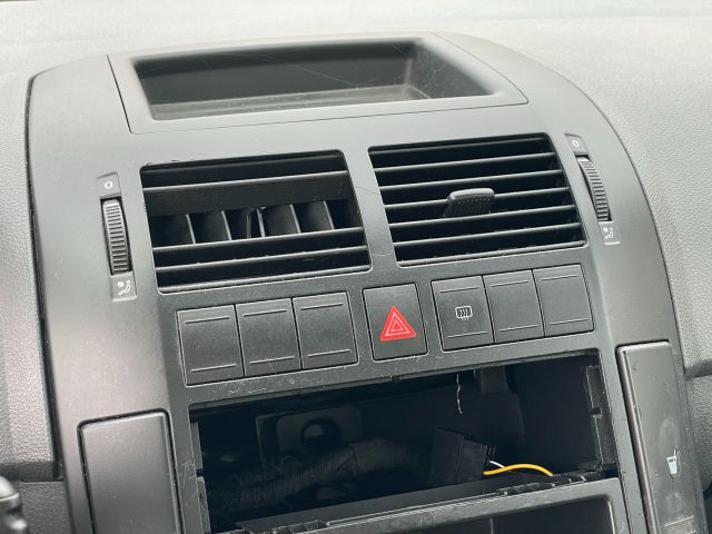 bontott VW POLO IV Jobb hátsó Alsó Zsanér