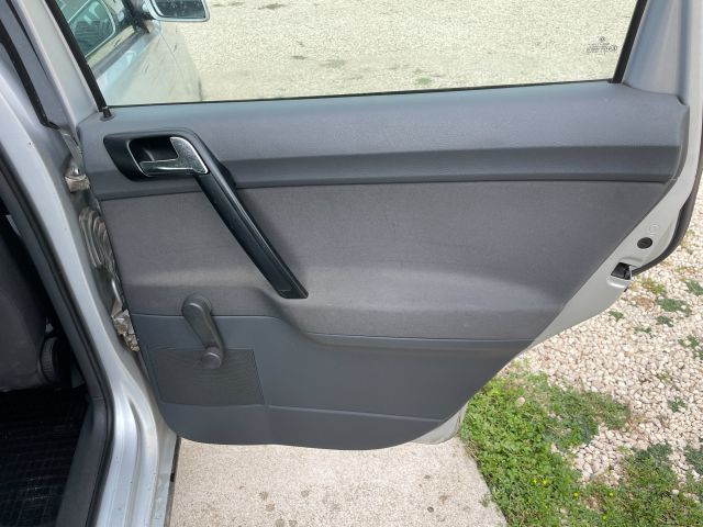 bontott VW POLO IV Jobb hátsó Alsó Zsanér