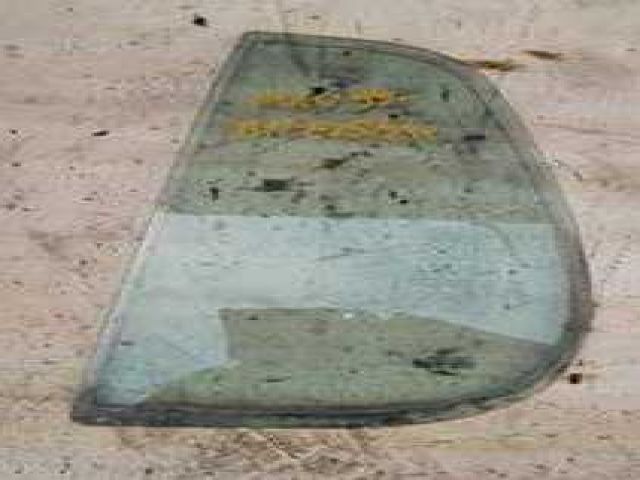 bontott VW POLO IV Jobb hátsó Fixüveg (Ajtóban)