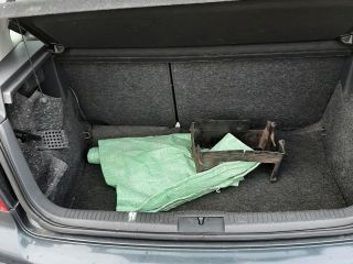 bontott VW POLO IV Jobb hátsó Gumikéder