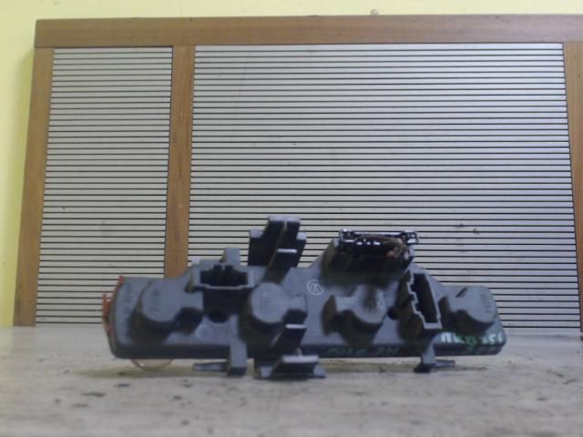 bontott VW POLO IV Jobb Hátsó Lámpa Foglalat