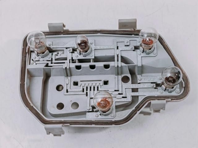 bontott VW POLO IV Jobb Hátsó Lámpa Foglalat