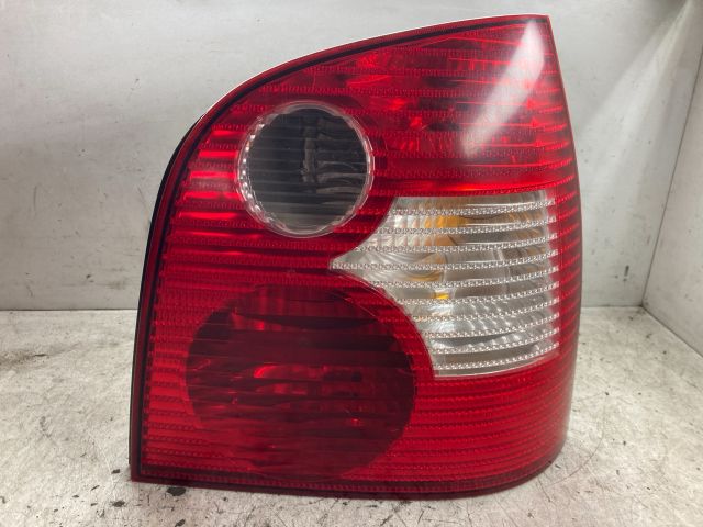 bontott VW POLO IV Jobb Hátsó Lámpa