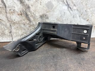 bontott VW POLO IV Jobb hátsó Lökhárító Tartó (Műanyag)