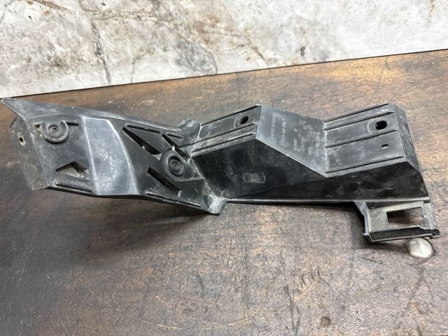 bontott VW POLO IV Jobb hátsó Lökhárító Tartó (Műanyag)