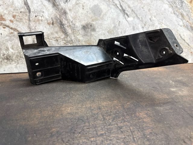 bontott VW POLO IV Jobb hátsó Lökhárító Tartó (Műanyag)