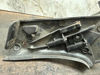 bontott VW POLO IV Jobb hátsó Lökhárító Tartó (Műanyag)