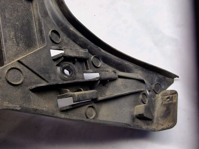 bontott VW POLO IV Jobb hátsó Oldal Lökhárító Tartó (Műanyag)