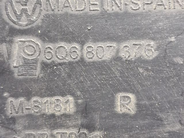 bontott VW POLO IV Jobb hátsó Oldal Lökhárító Tartó (Műanyag)