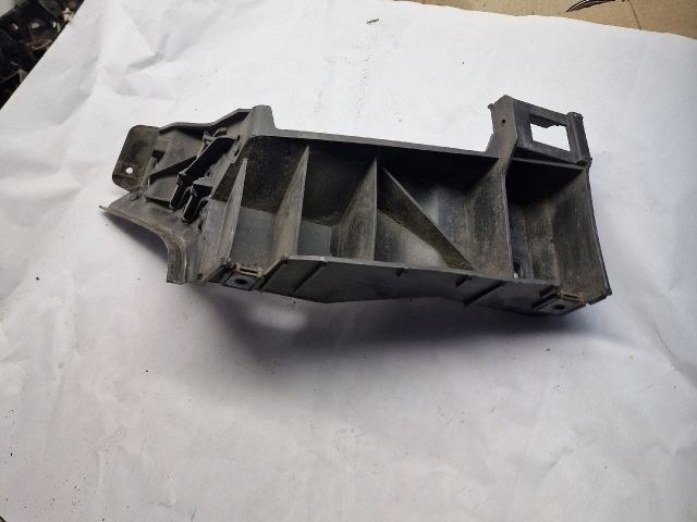 bontott VW POLO IV Jobb hátsó Oldal Lökhárító Tartó (Műanyag)