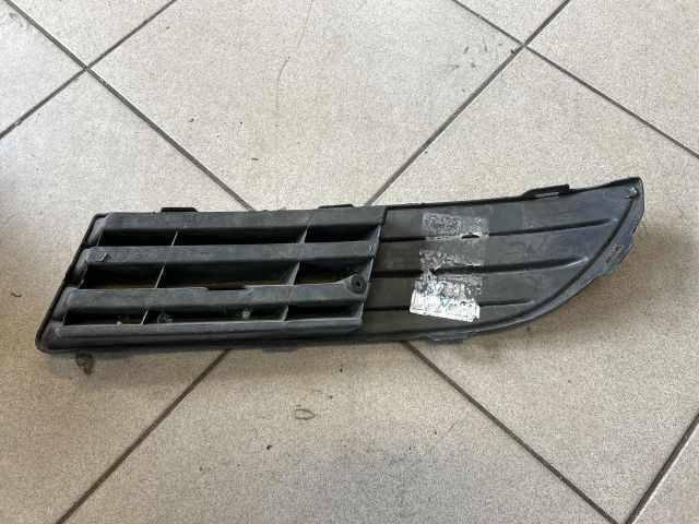 bontott VW POLO IV Jobb Ködlámpa Rács