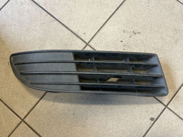 bontott VW POLO IV Jobb Ködlámpa Rács